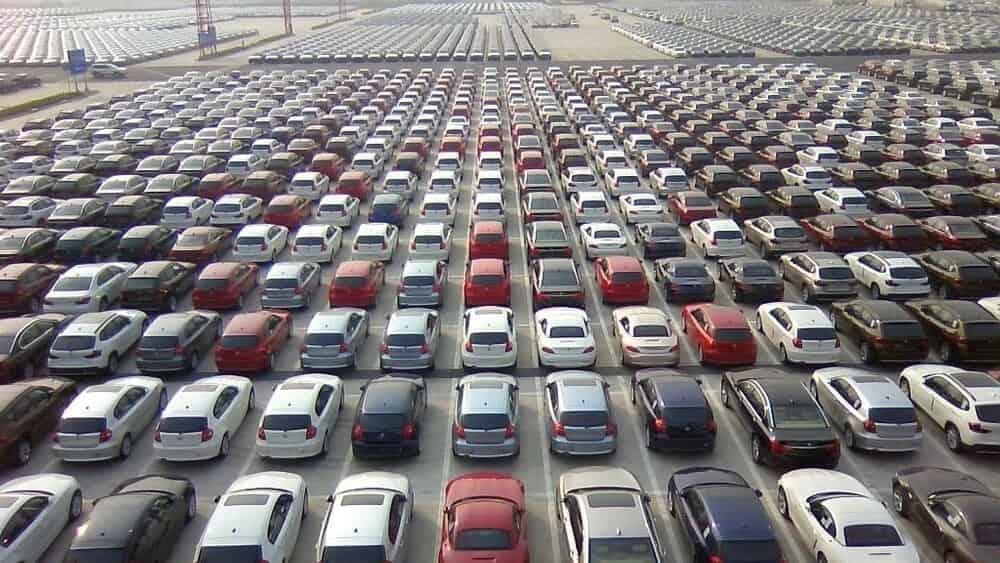 تجارت بین‌المللی خودرو توسط شرکت کیانی در بندرعباس